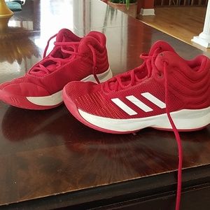 Red Adidas kids shoe size 5 1/2.